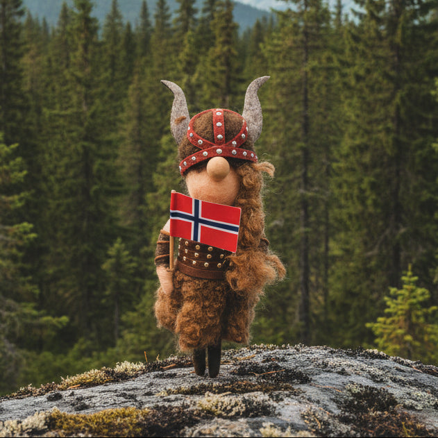 Filtfigur Viking kvinne med rød hjelm