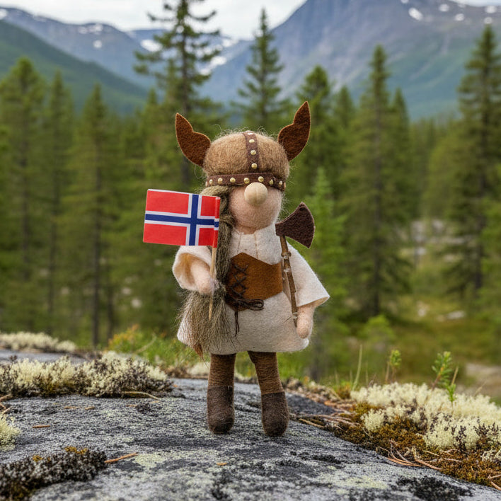 Filtfigur Viking kvinne med øks