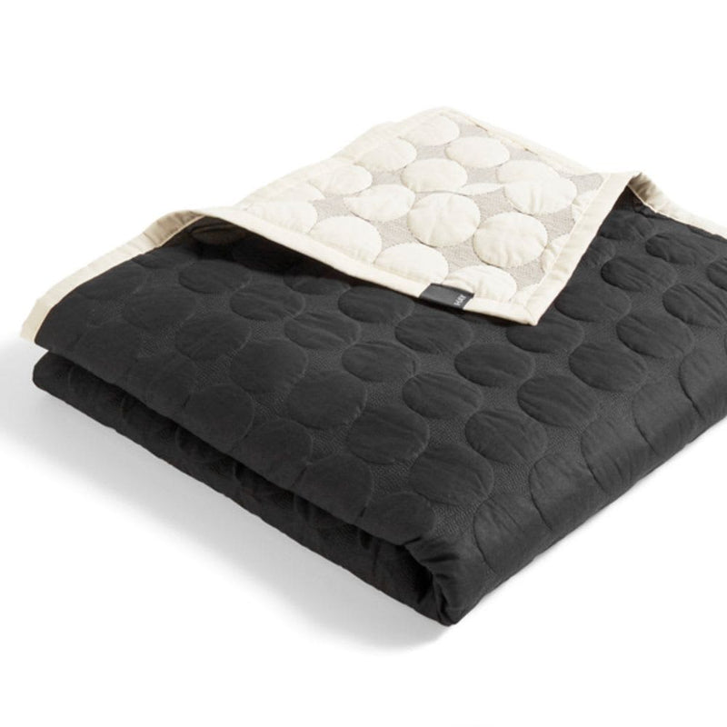 Mega Dot Sengeteppe 245 x 235 Black og Cream